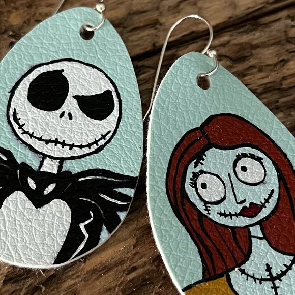 HAND PAINTED Unique Cartoon earrings!! - Picture 5 of 5